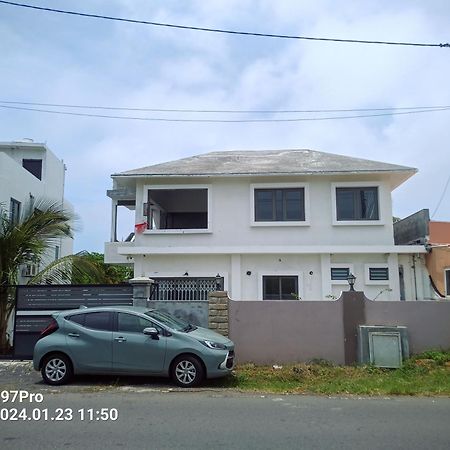 Happy House - Cosy Apartment With Private Pool And Walking Distance To Blue Bay Beach Extérieur photo