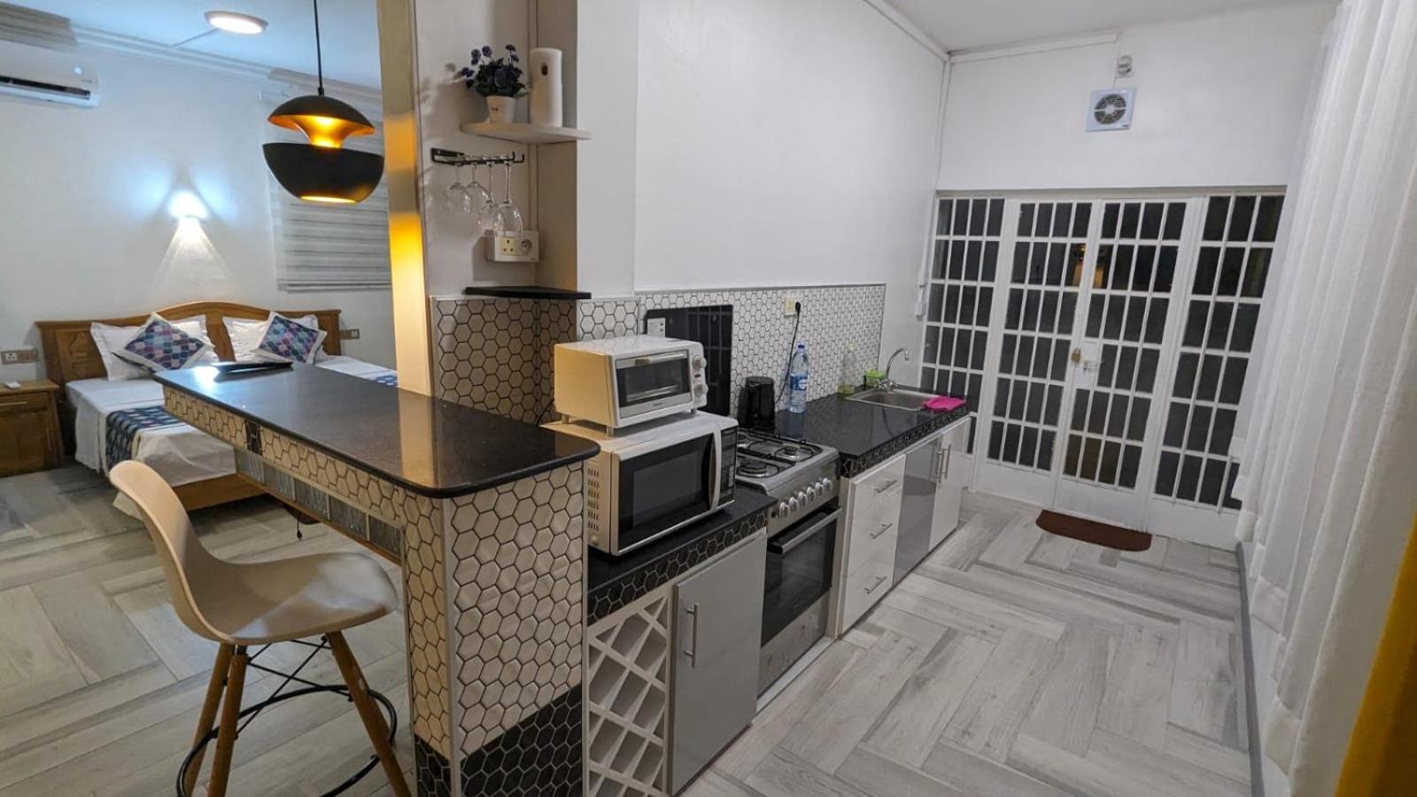 Happy House - Cosy Apartment With Private Pool And Walking Distance To Blue Bay Beach Extérieur photo