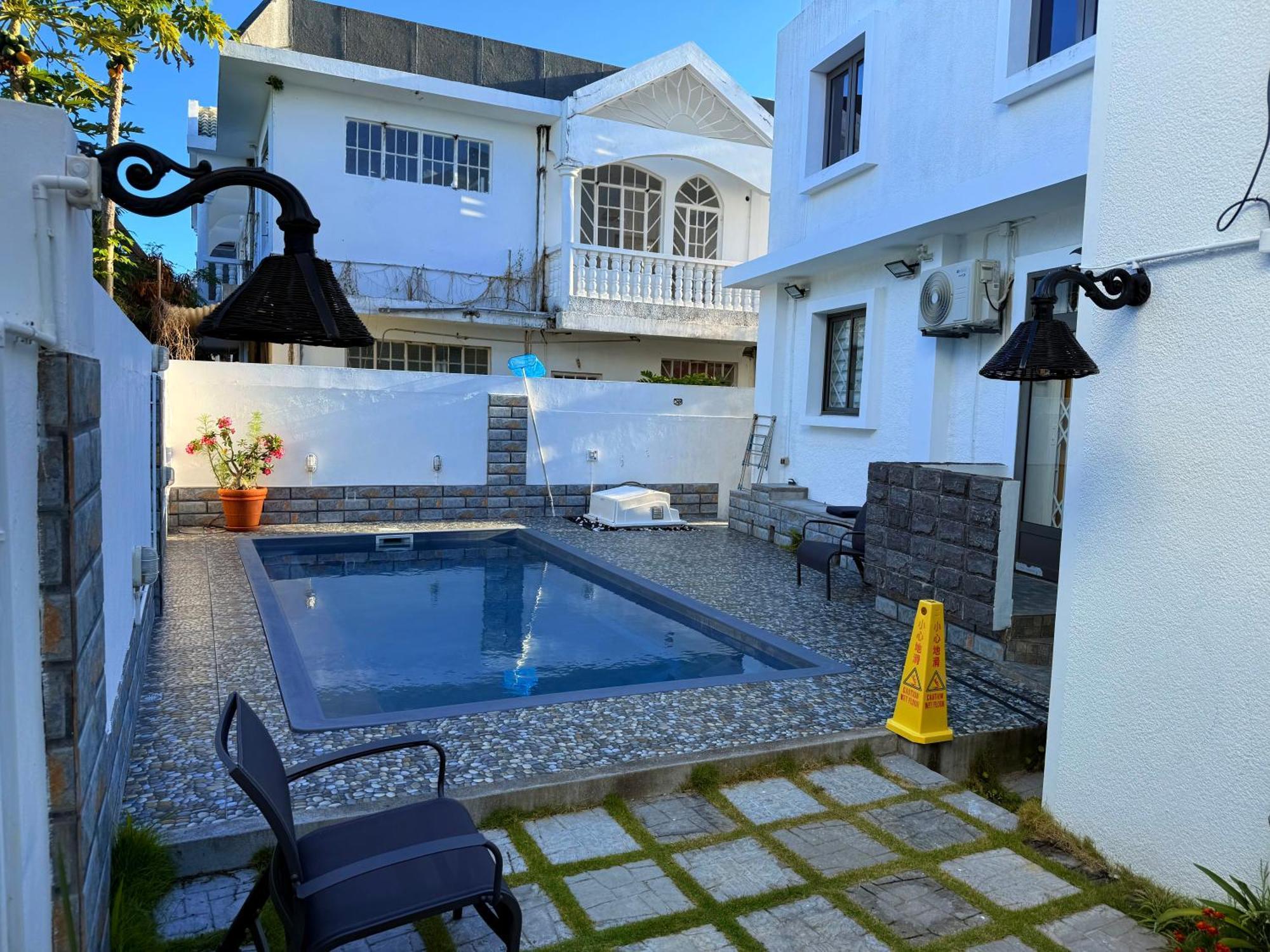 Happy House - Cosy Apartment With Private Pool And Walking Distance To Blue Bay Beach Extérieur photo